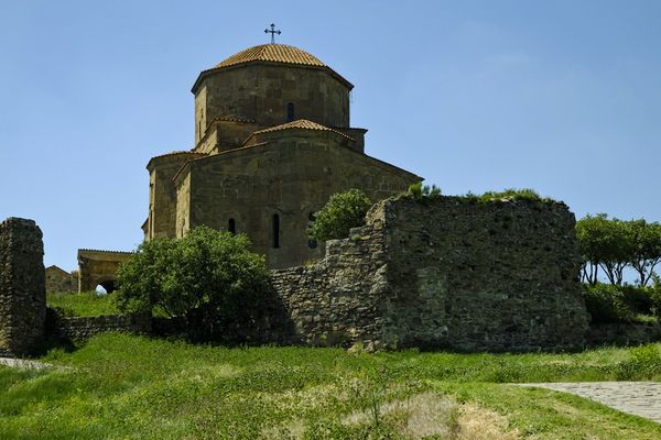 Ruined fortification walls beside the Jvari church