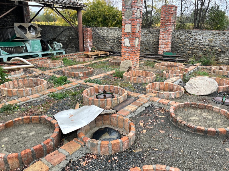 Outdoor qvevri